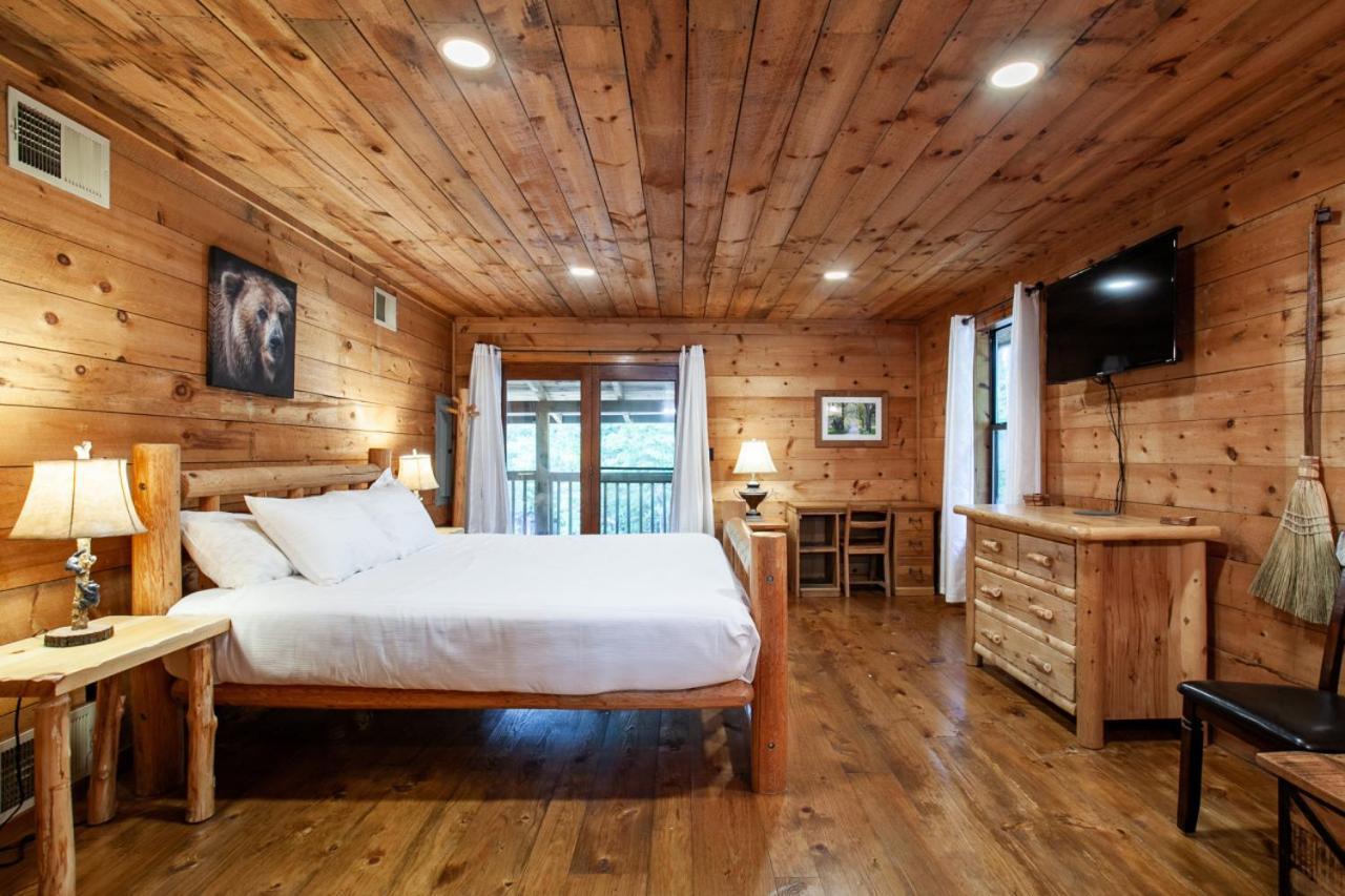 Forest Home Hot Tub Fire Pit Pool Table Pigeon Forge Exterior foto